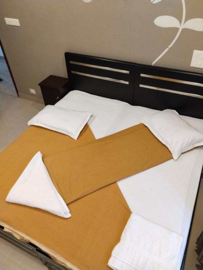 Metro Residency Hotel Kochi Екстериор снимка
