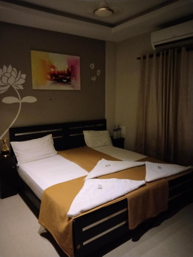 Metro Residency Hotel Kochi Екстериор снимка