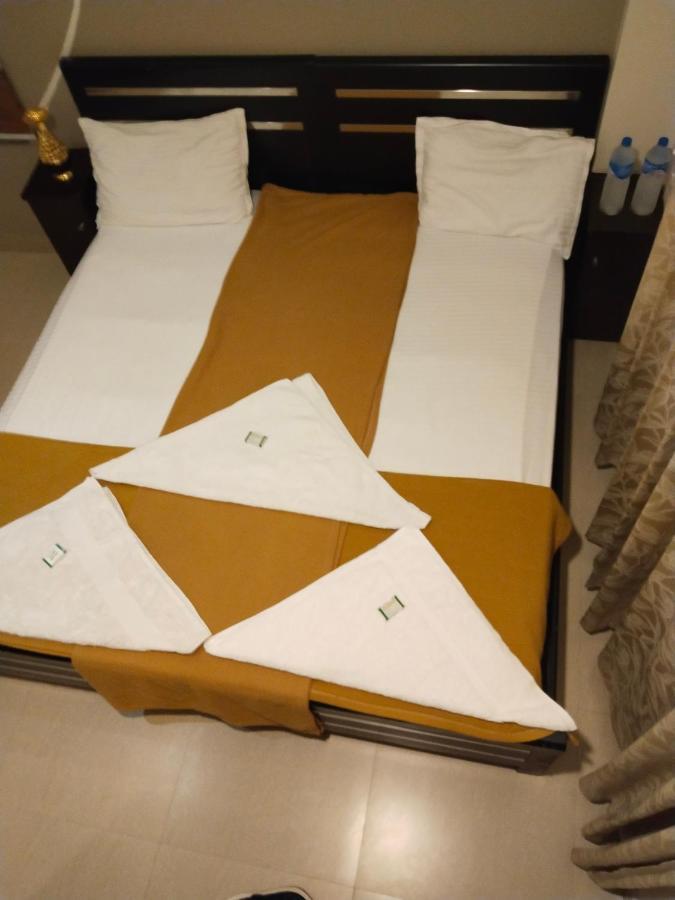 Metro Residency Hotel Kochi Екстериор снимка