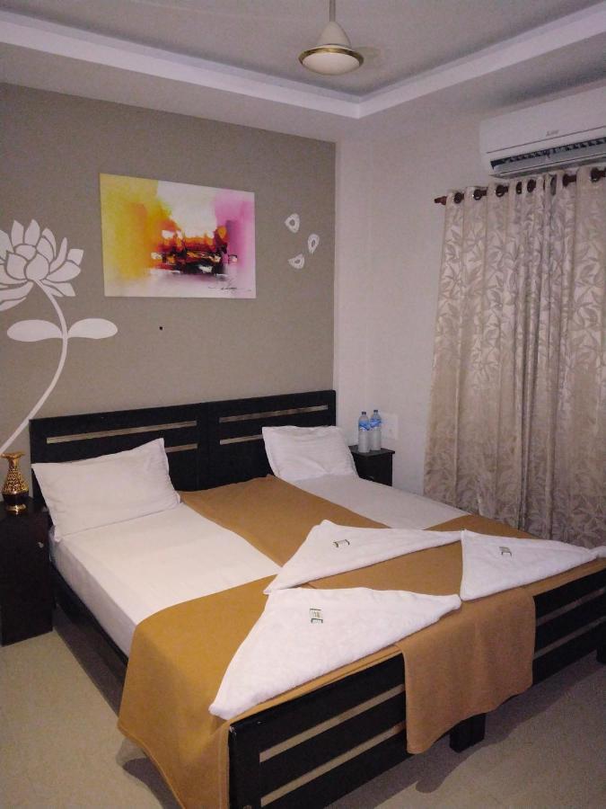 Metro Residency Hotel Kochi Екстериор снимка