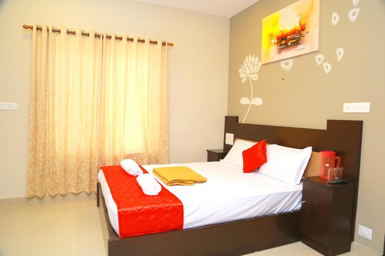 Metro Residency Hotel Kochi Екстериор снимка
