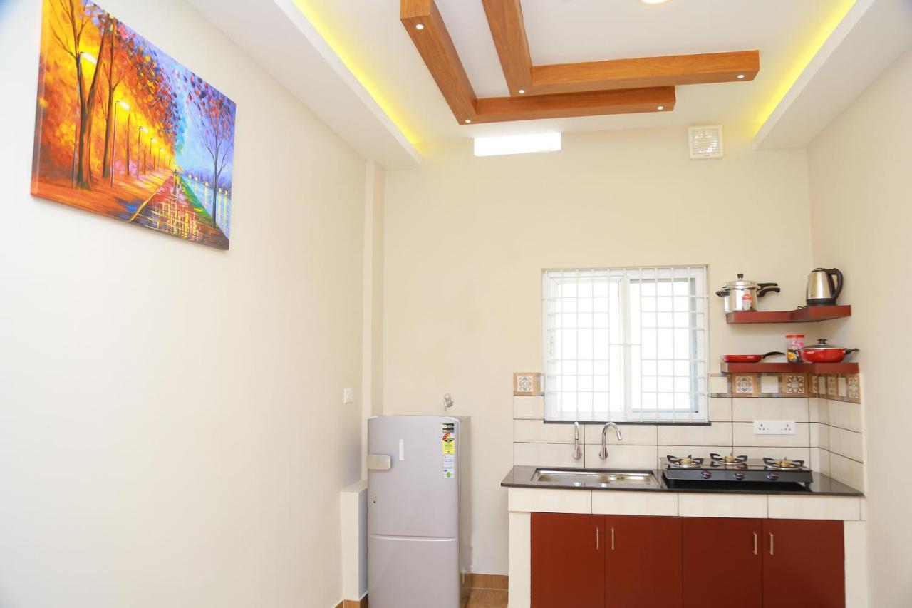 Metro Residency Hotel Kochi Екстериор снимка
