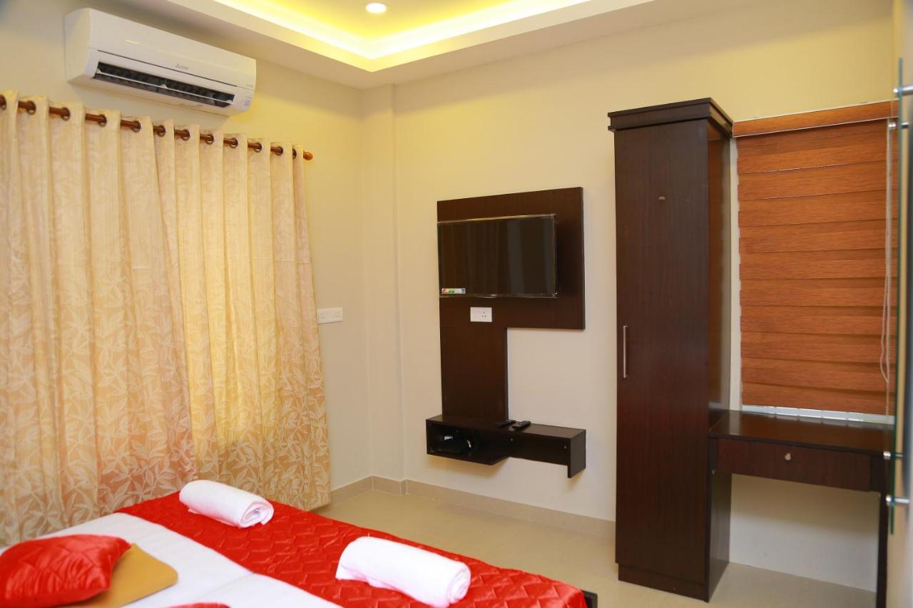 Metro Residency Hotel Kochi Екстериор снимка