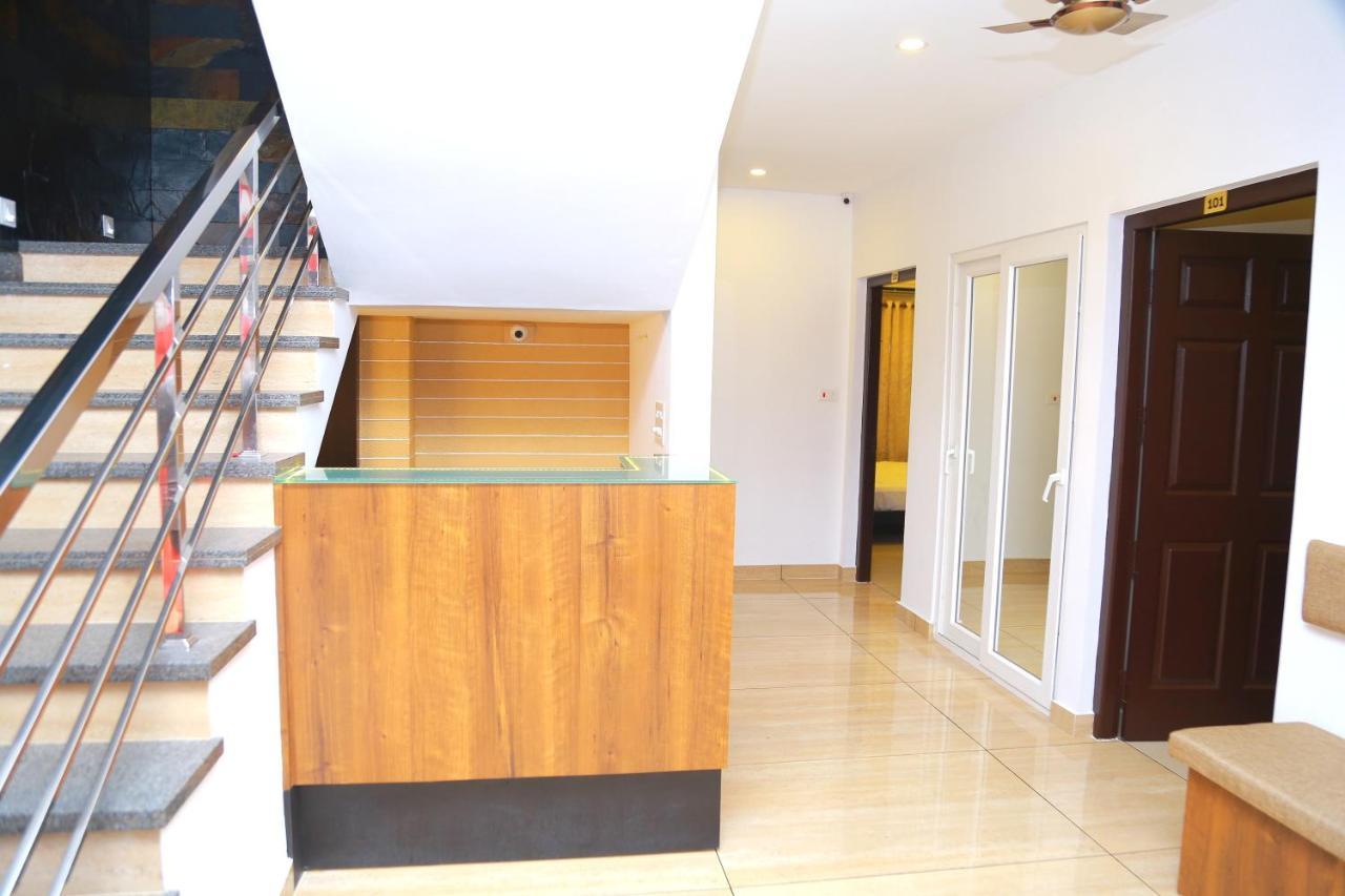 Metro Residency Hotel Kochi Екстериор снимка