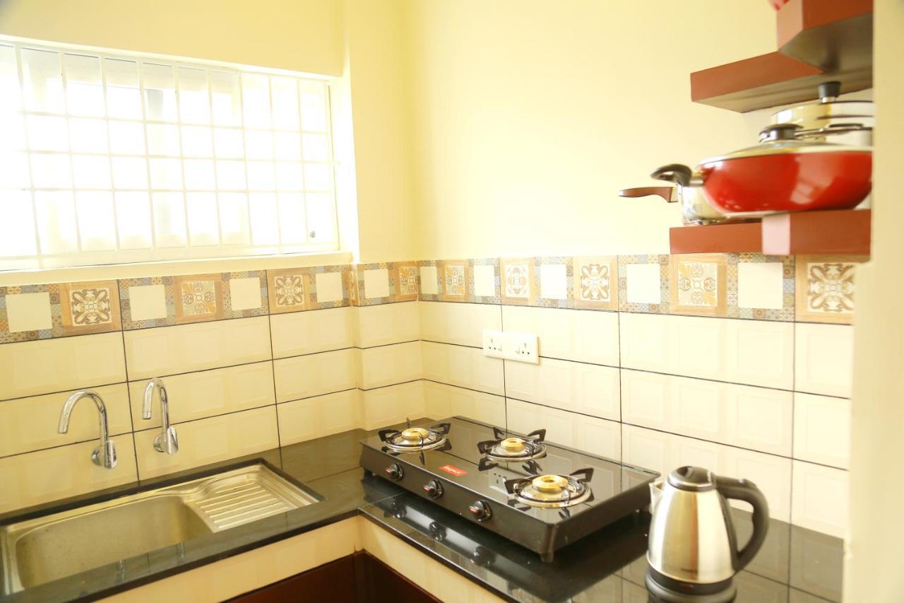 Metro Residency Hotel Kochi Екстериор снимка