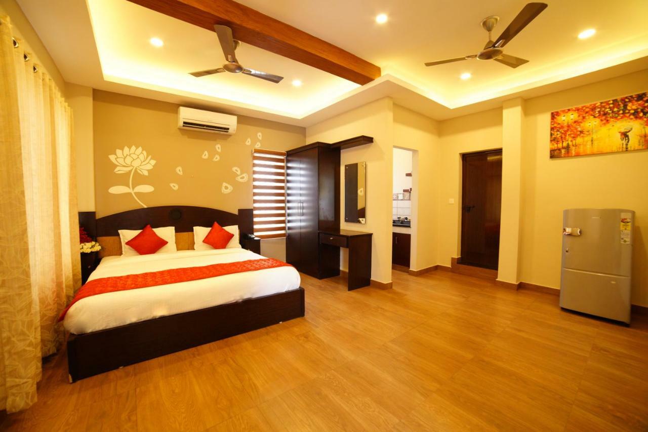Metro Residency Hotel Kochi Екстериор снимка