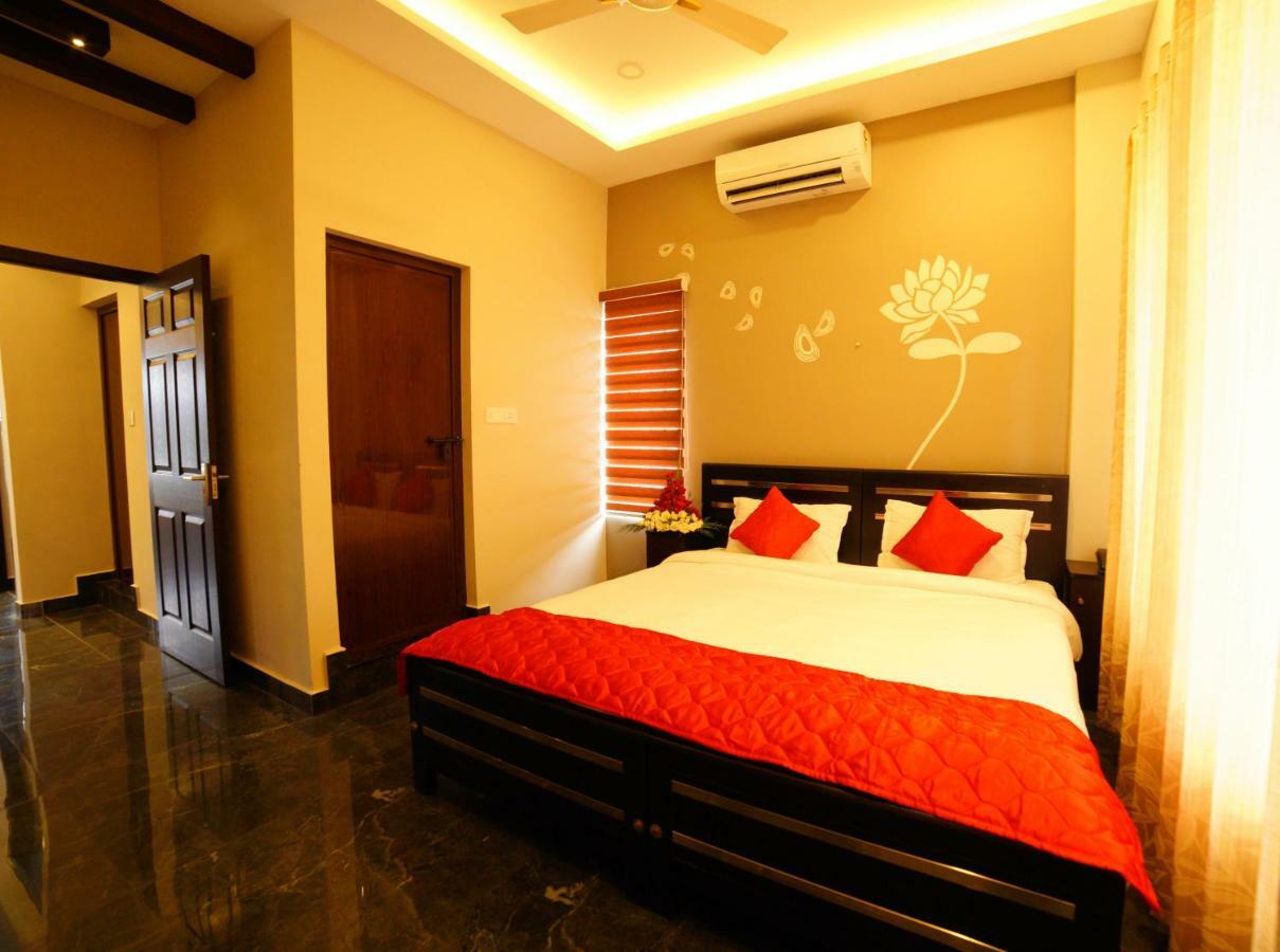 Metro Residency Hotel Kochi Екстериор снимка